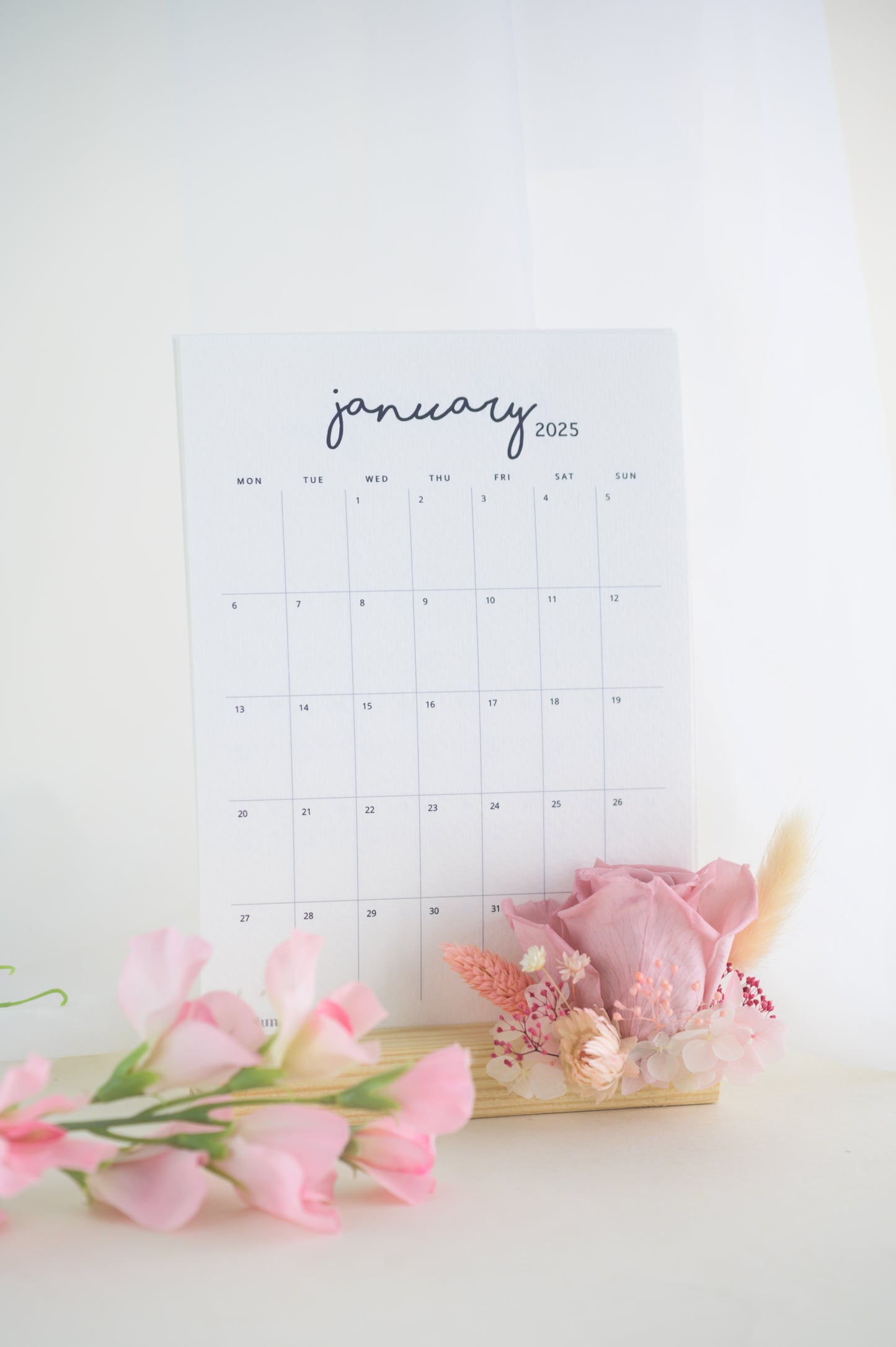 Blooming Year 2025 Desk Floral Calendar