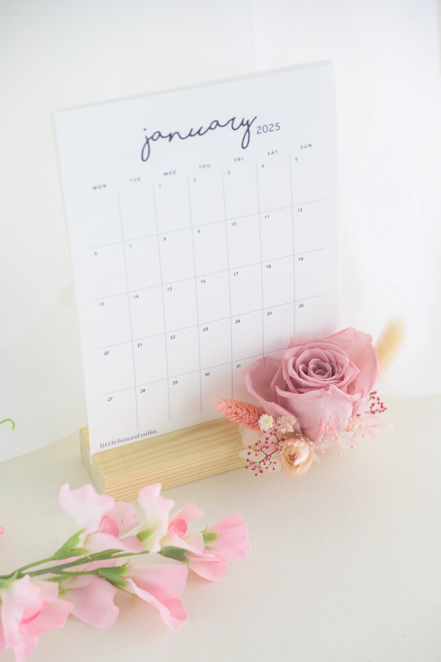 Blooming Year 2025 Desk Floral Calendar