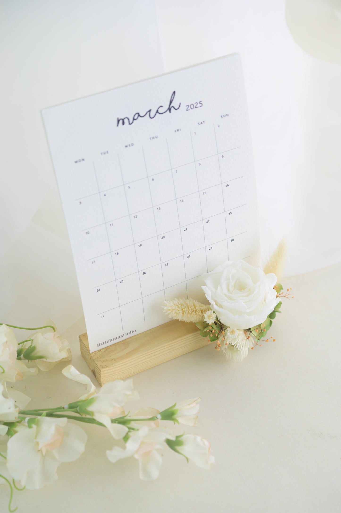 Blooming Year 2025 Desk Floral Calendar
