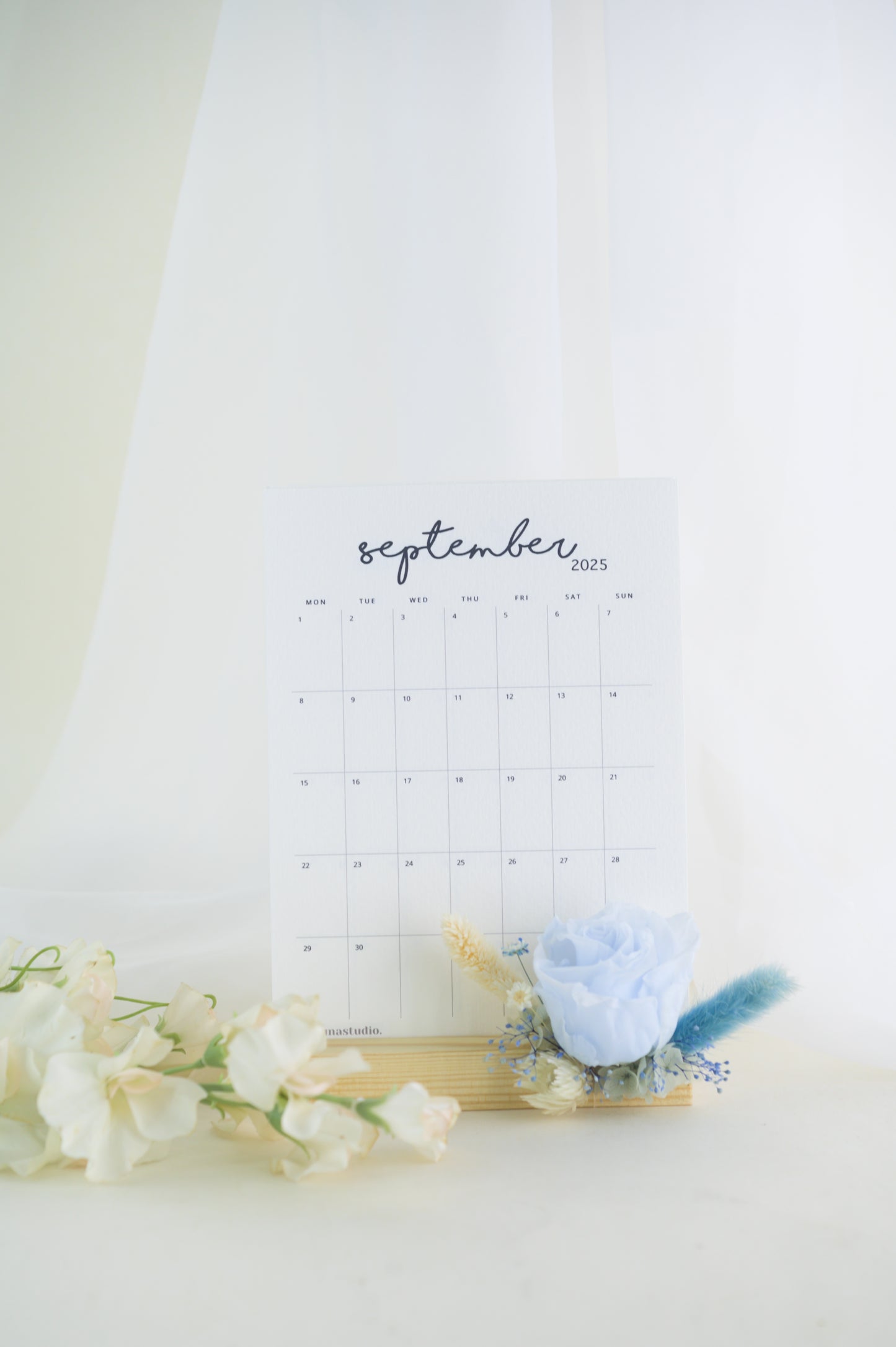 Blooming Year 2025 Desk Floral Calendar