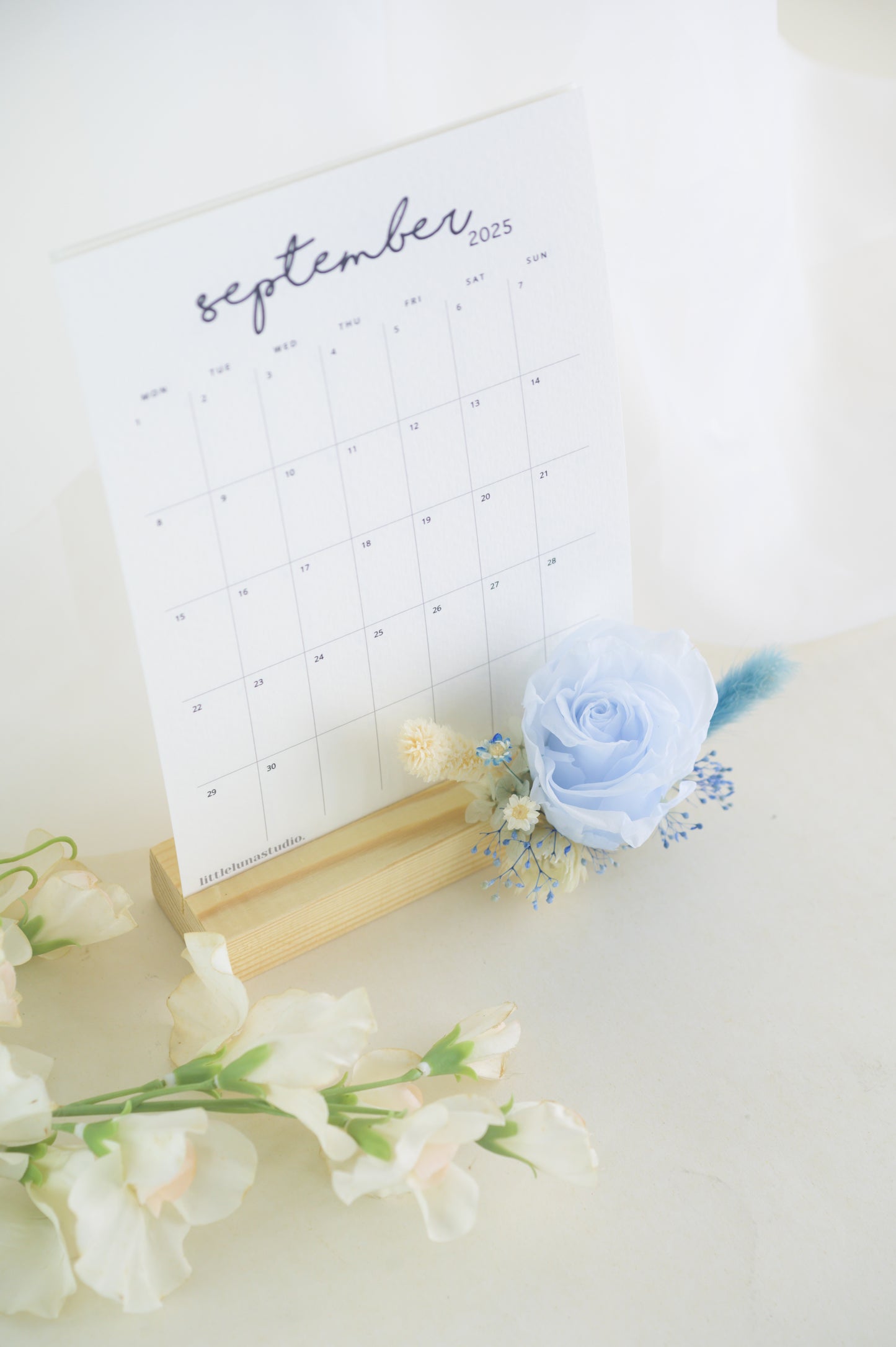 Blooming Year 2025 Desk Floral Calendar
