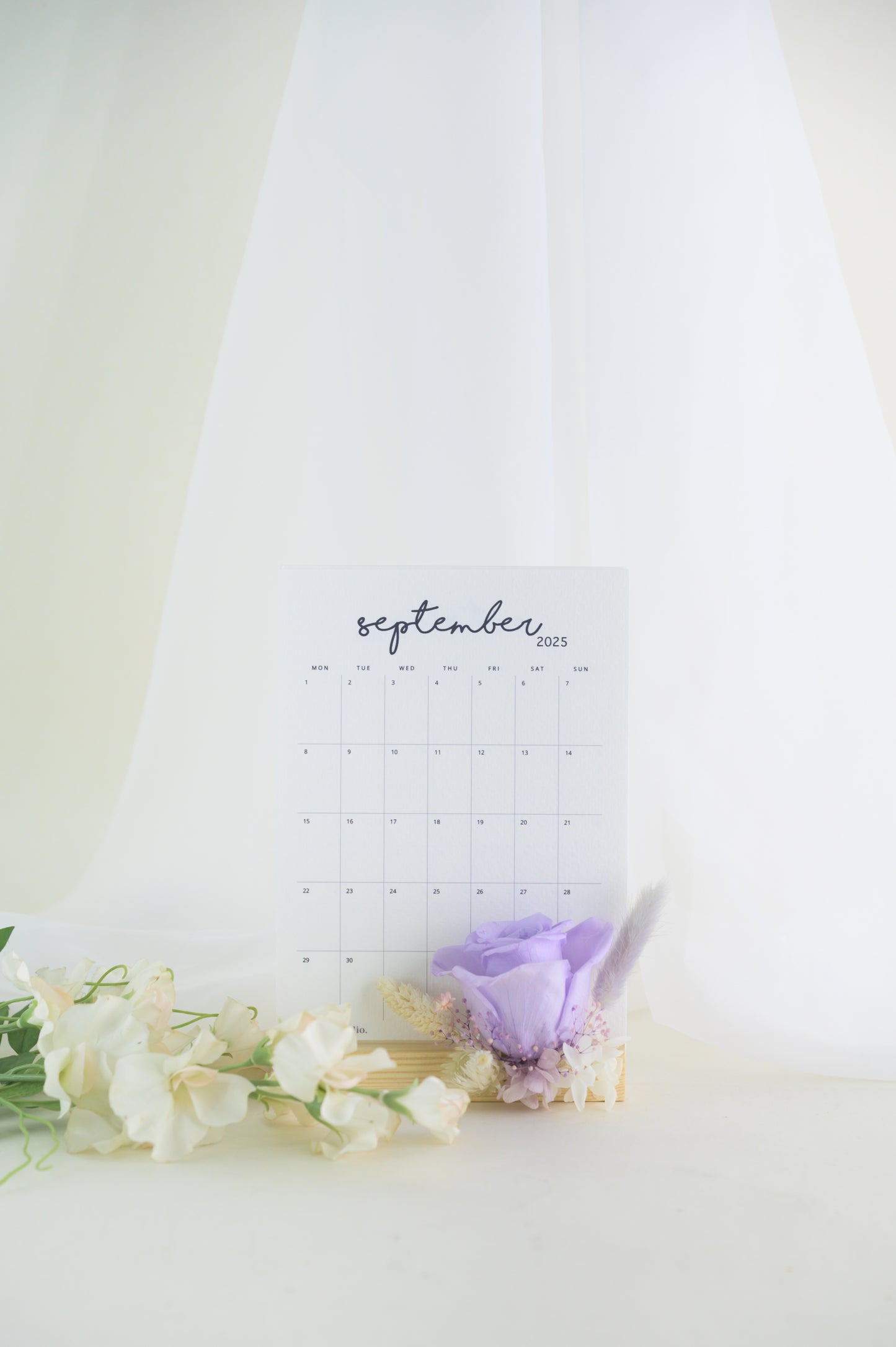 Blooming Year 2025 Desk Floral Calendar