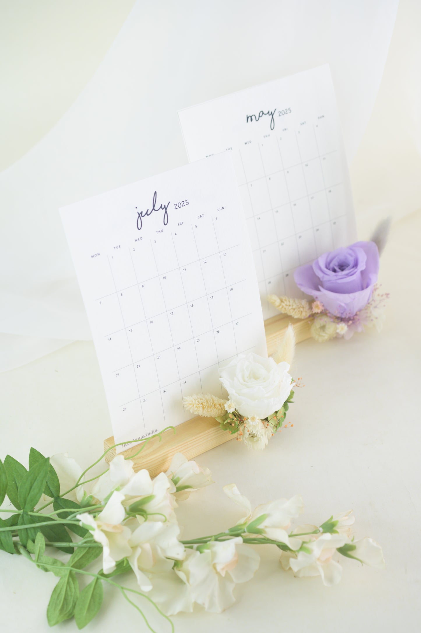 Blooming Year 2025 Desk Floral Calendar