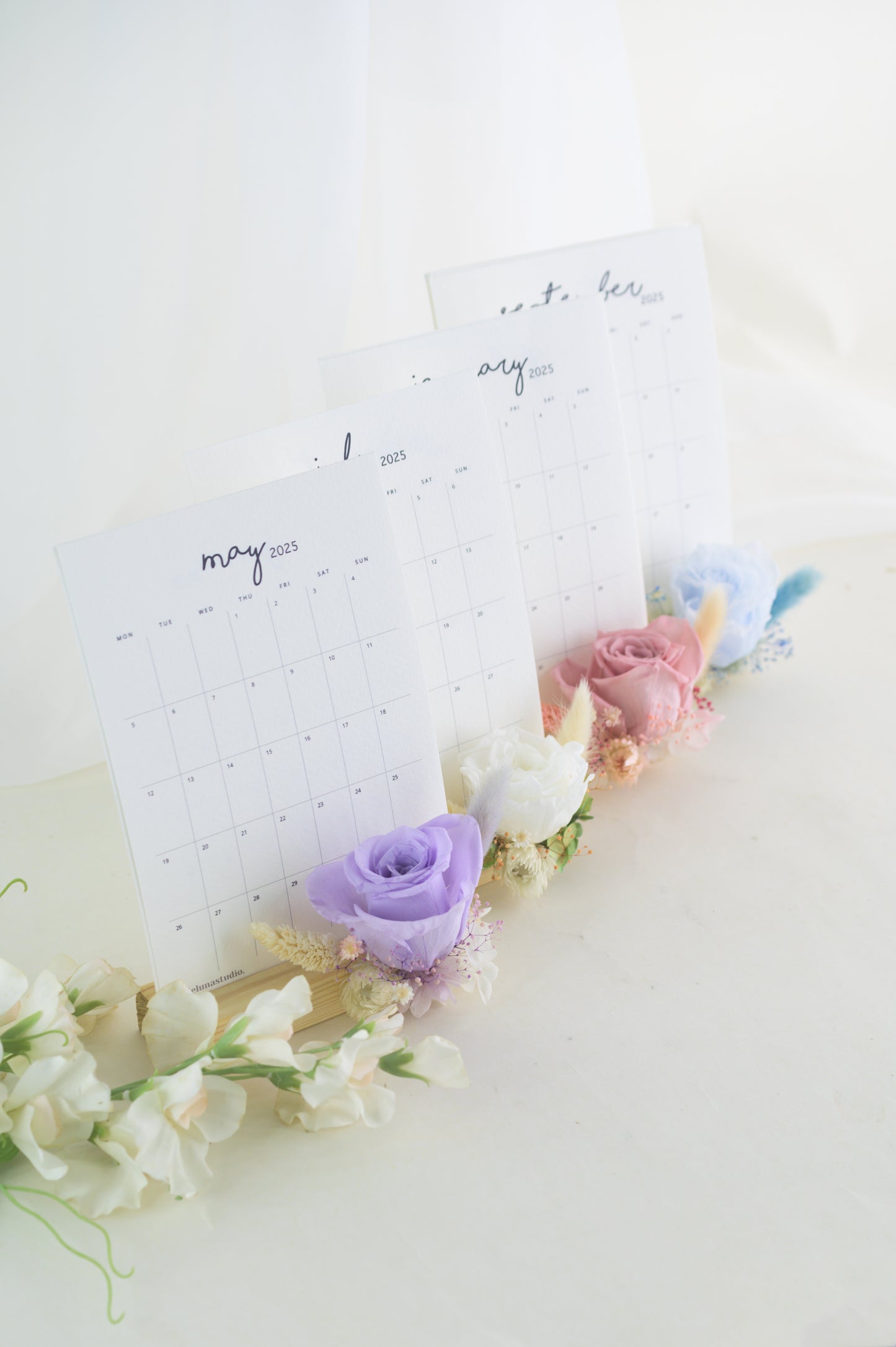 Blooming Year 2025 Desk Floral Calendar
